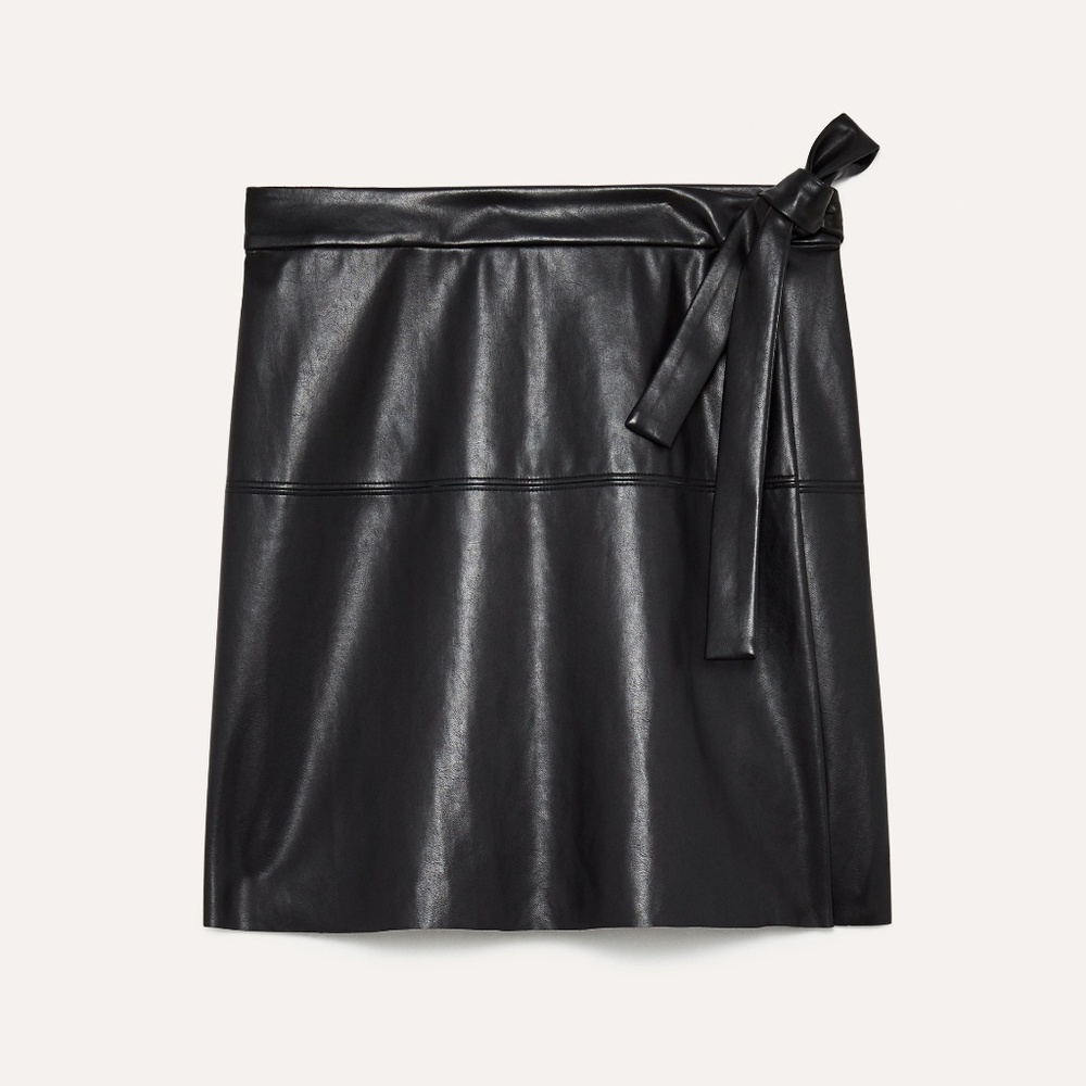 Aritzia Wilfred Free Vegan Leather Skirt